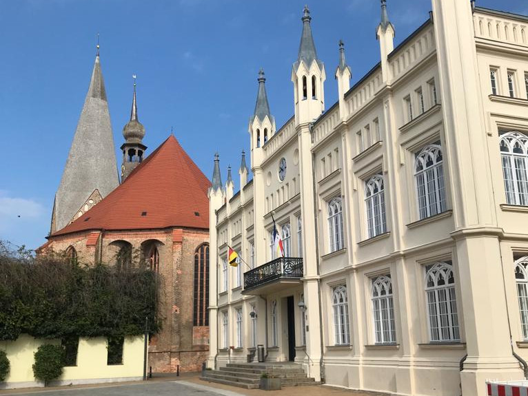 Bützow Rathaus und Stiftskirche