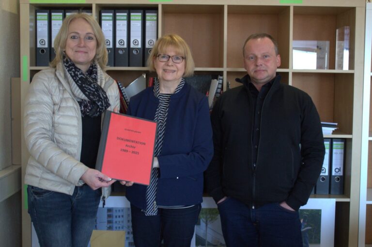 Marion Alpert (Staatsarchiv Bremen), Karin Scharfenort (QUARTIER gGmbH), Christian Psioda (Geschäftsführer QUARTIER gGmbH)